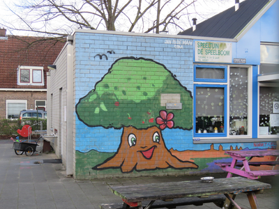 829792 Afbeelding van de muurschildering van 'Jan is de Man' op de gevel van het gebouwtje bij speeltuin De Speelboom ...